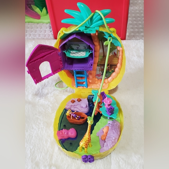 Polly Pocket Tropicool Pineapple Compact Jungle Bag And Playset. - Picture 1 of 10